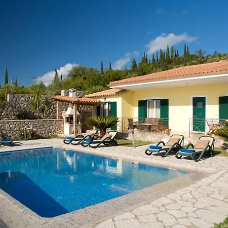 Pantheon Holiday park 3*