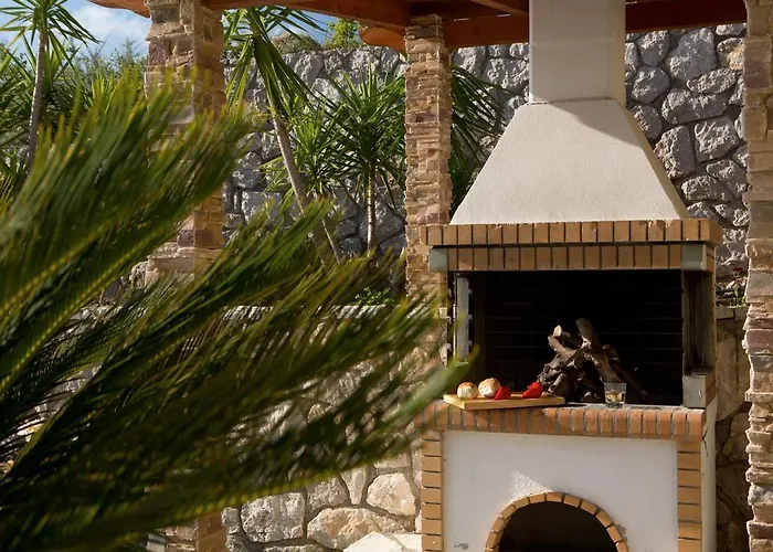 Pantheon Agios Nikitas